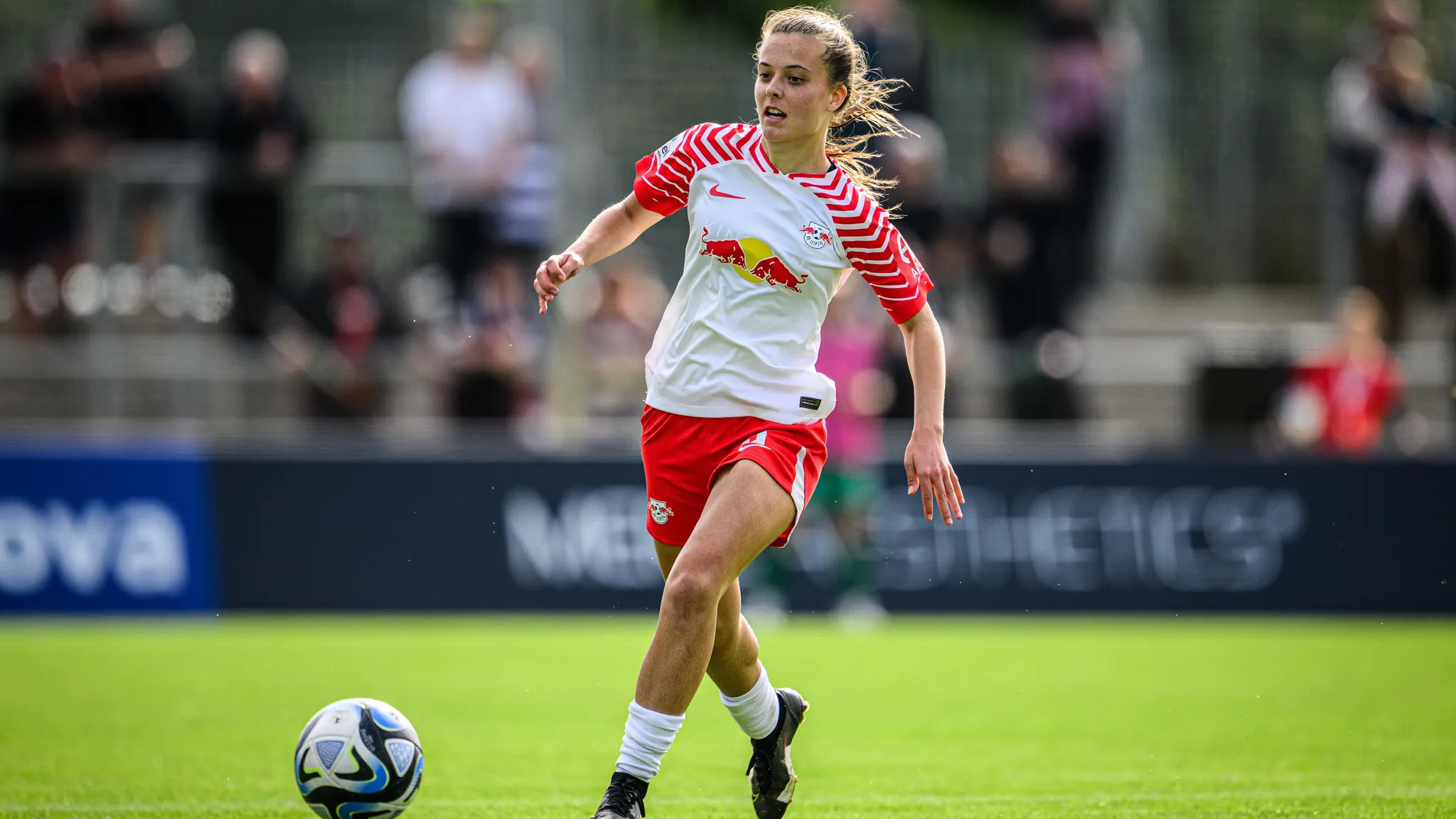 In der Saison 2024/24 kam Josefine acht Mal in der Frauen-Bundesliga zum Einsatz.