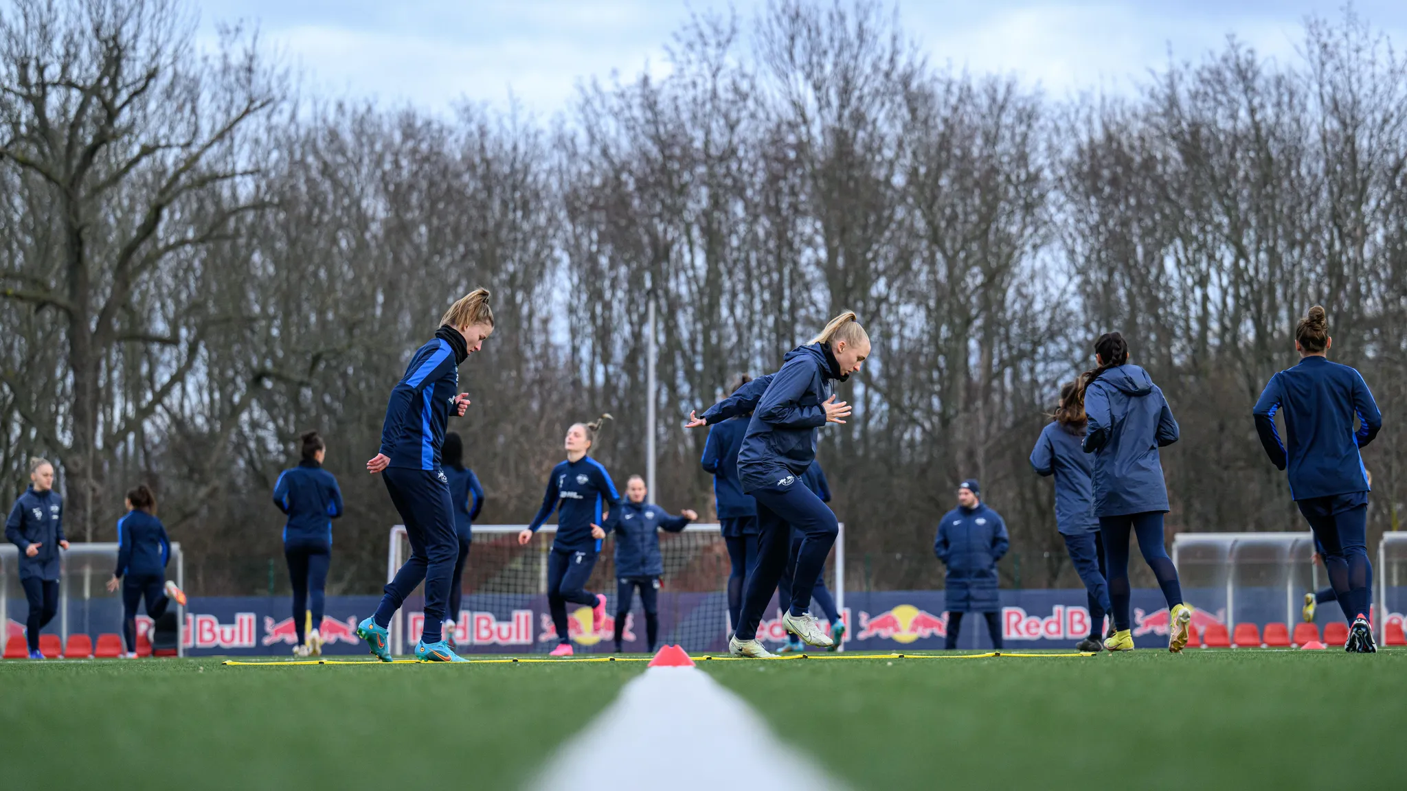 Die RB Leipzig Frauen sind zurück am Ball. Am Freitag-Nachmittag fand das erste Training der Wintervorbereitung statt.