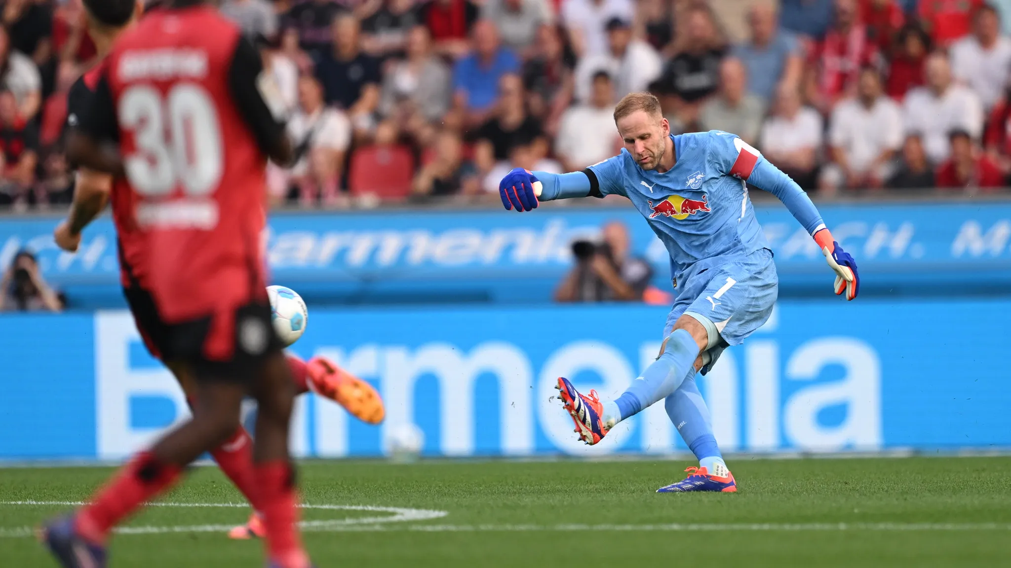 Peter Gulacsi beim Abschlag