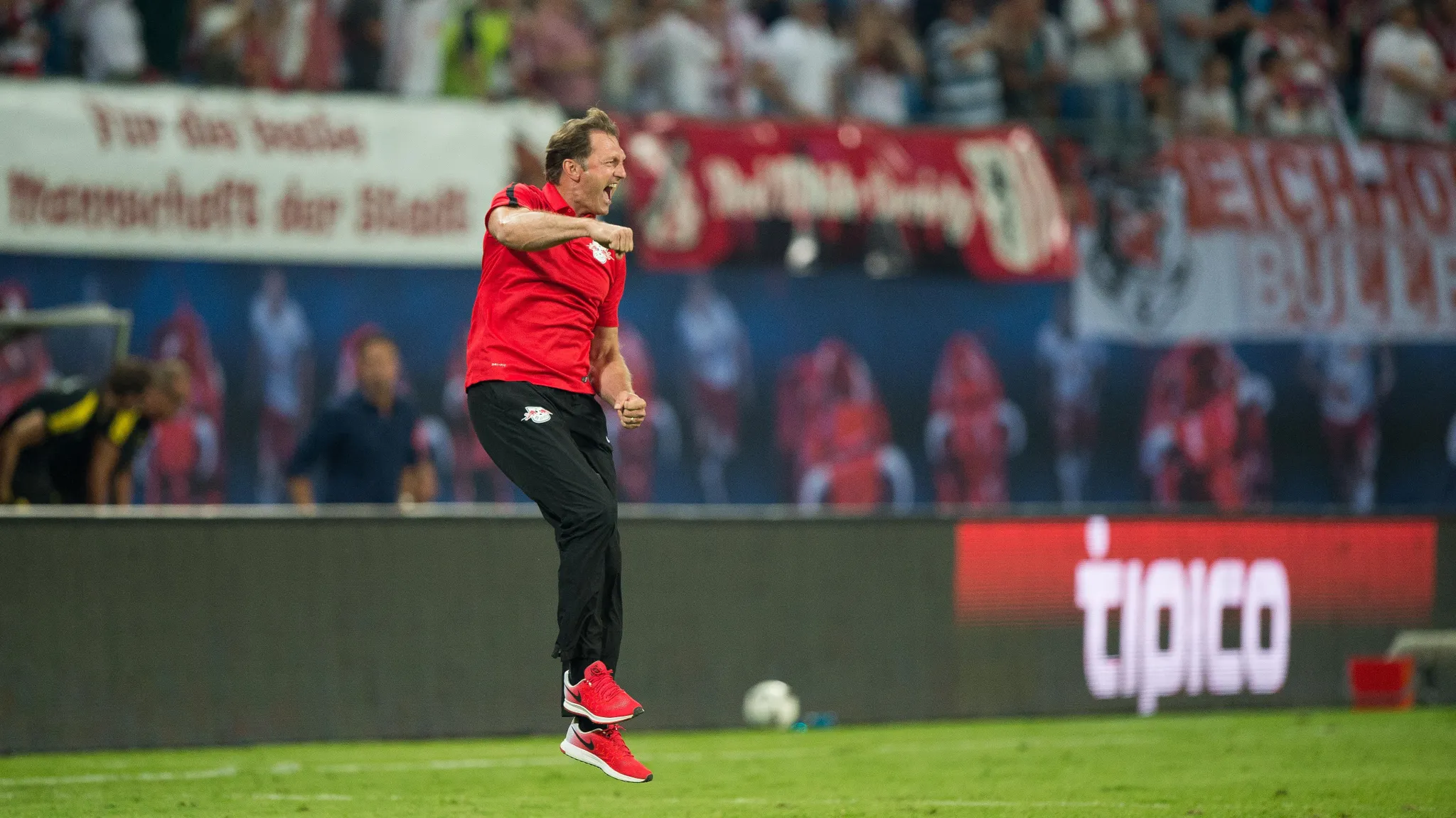 Ralph Hasenhüttl stand beim Bundesliga-Debüt erstmals für RBL an der Seitenlinie. Der Österreicher blieb bis zum Ende der Saison 2017/18 Chefcoach.