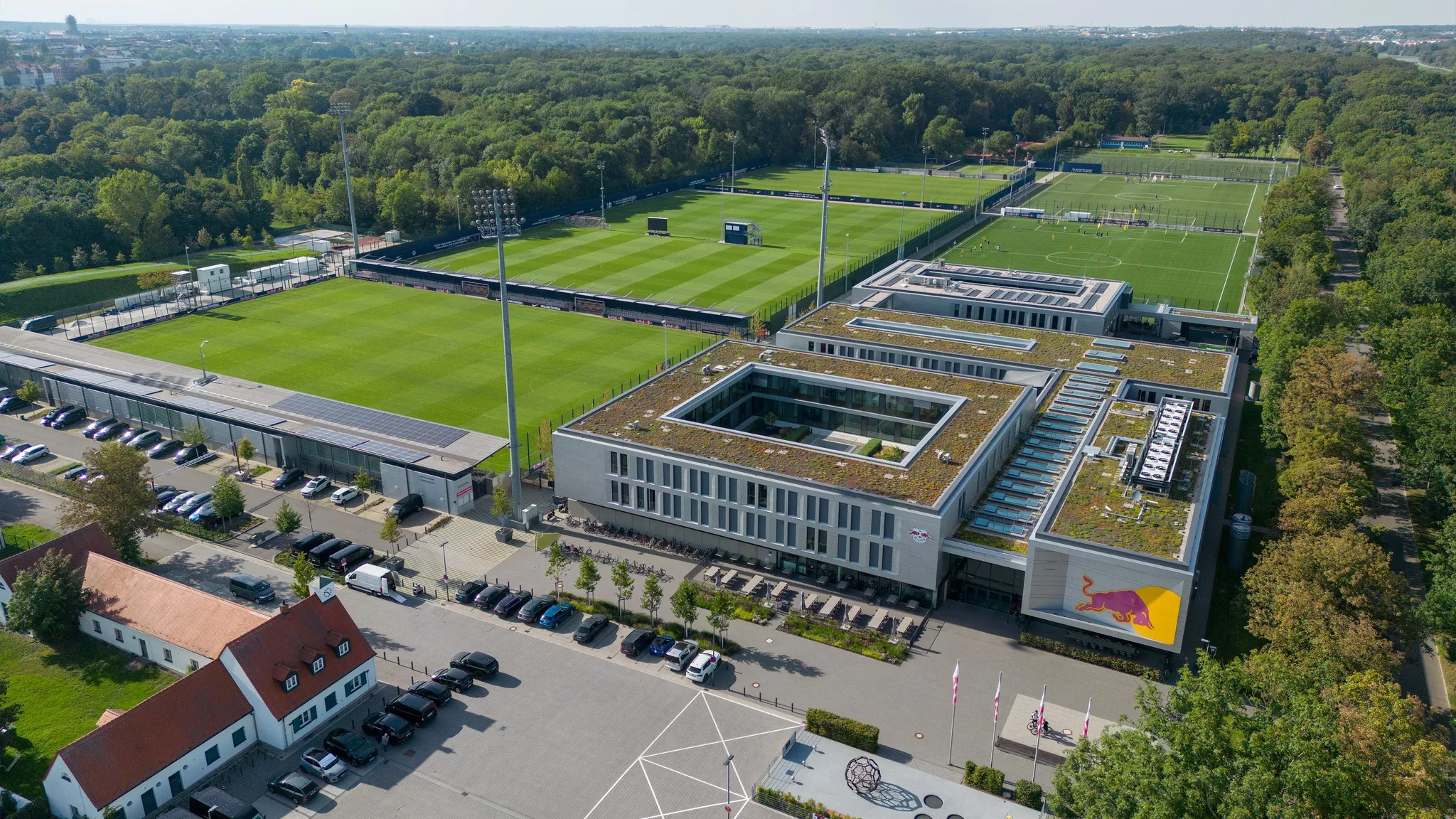 Die RB Leipzig Fußball-Akademie aus der Vogelperspektive