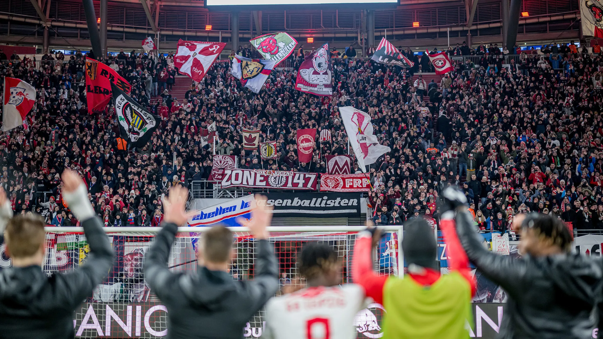 RB Leipzig spielt mit den eigenen Fans im Rücken stark auf.
