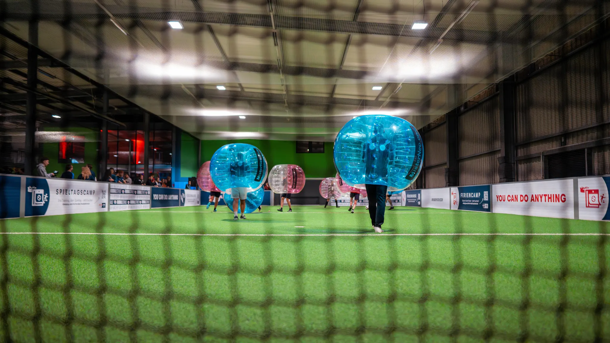 Jede Menge Spaß hatten die Teilnehmenden beim Bubble-Soccer.