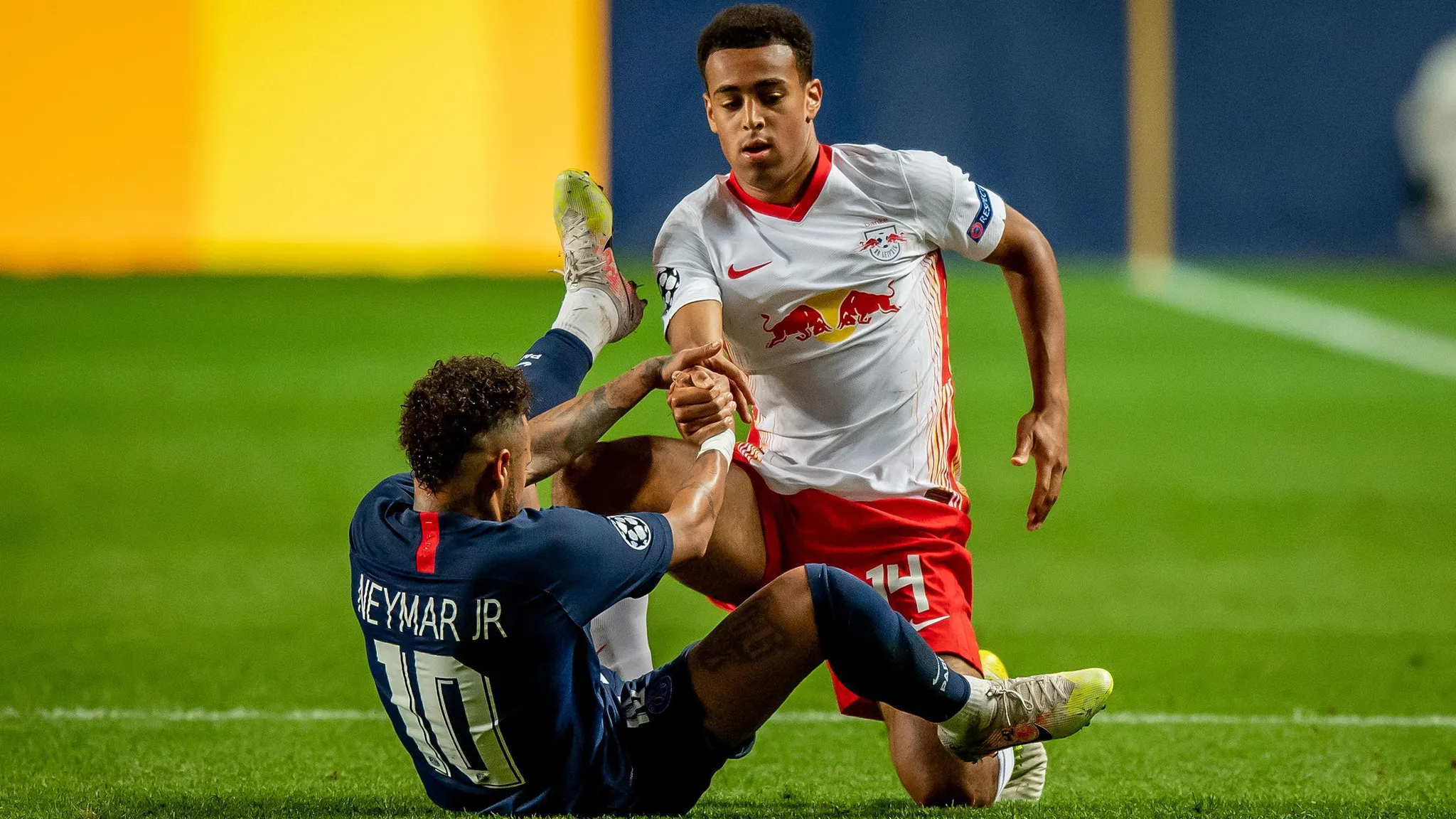 Tyler Adams und Neymar im Champions League-Halbfinale 2020.