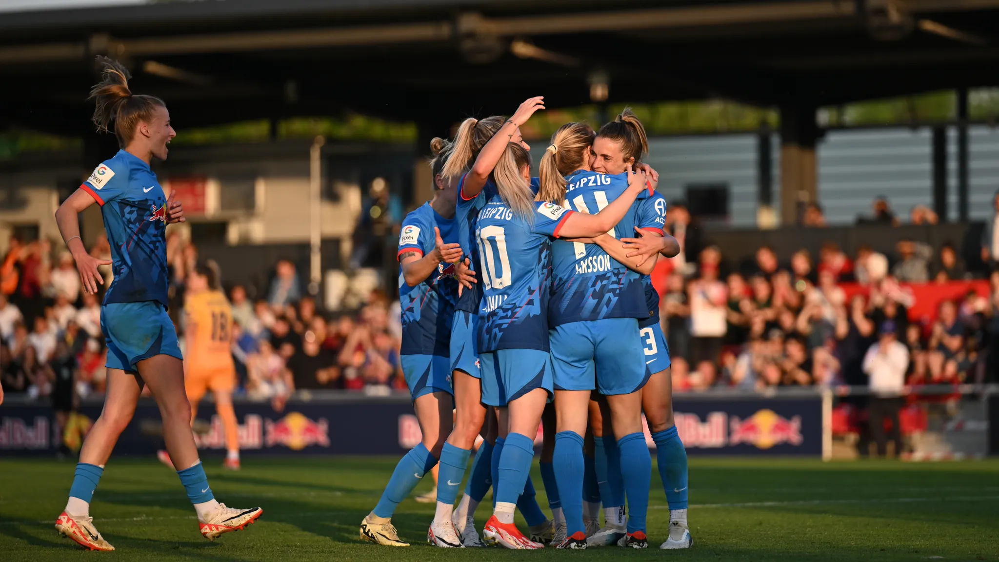 Die RBL-Frauen gewinnen am 21. Spieltag 3:0 gegen Hoffenheim.