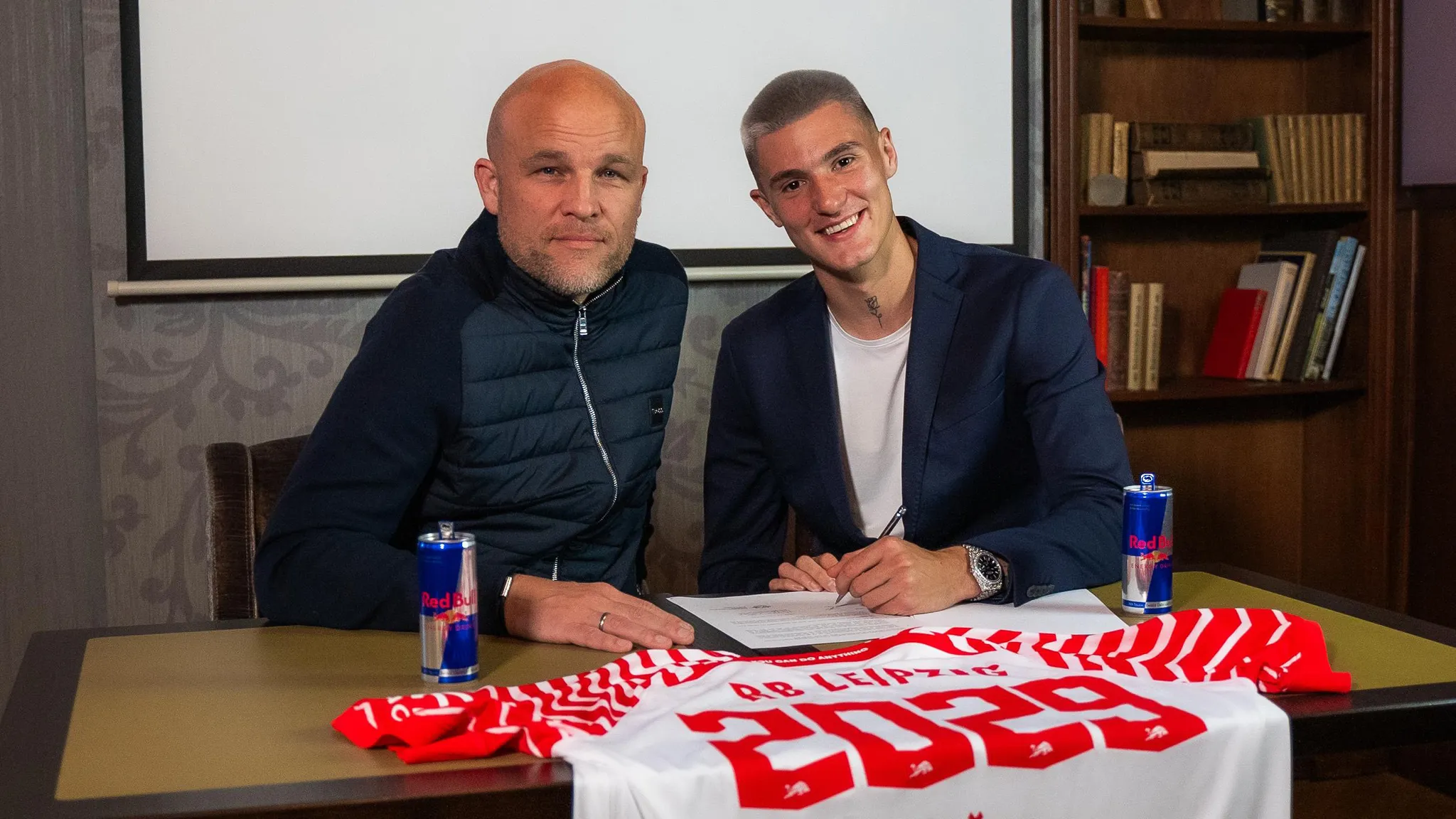 Benjamin Sesko signs a contract extension with RB Leipzig