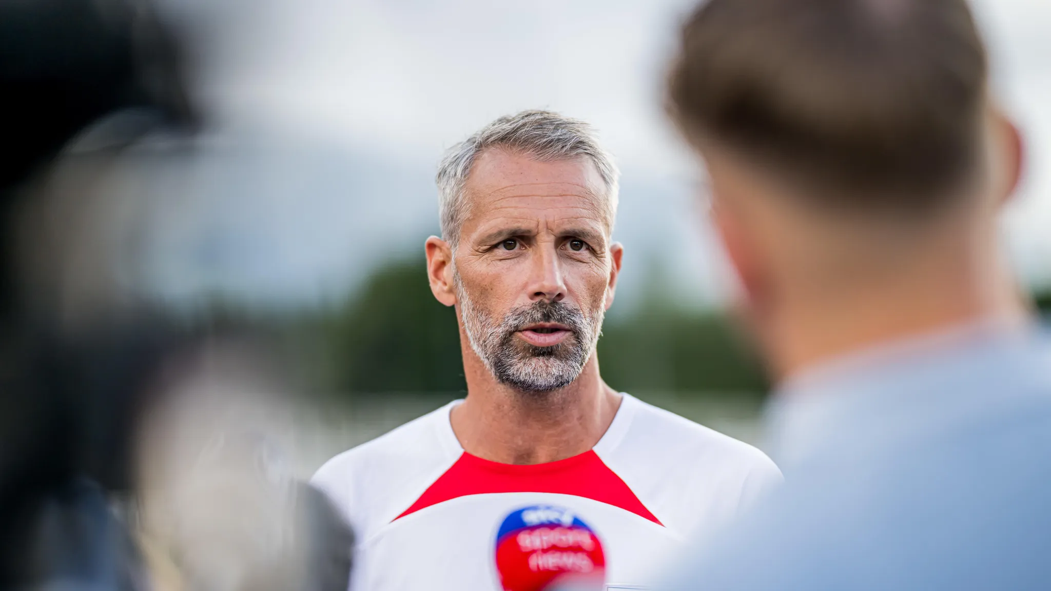 RB Leipzig Cheftrainer Marco Rose beantwortet Fragen von Journalisten.