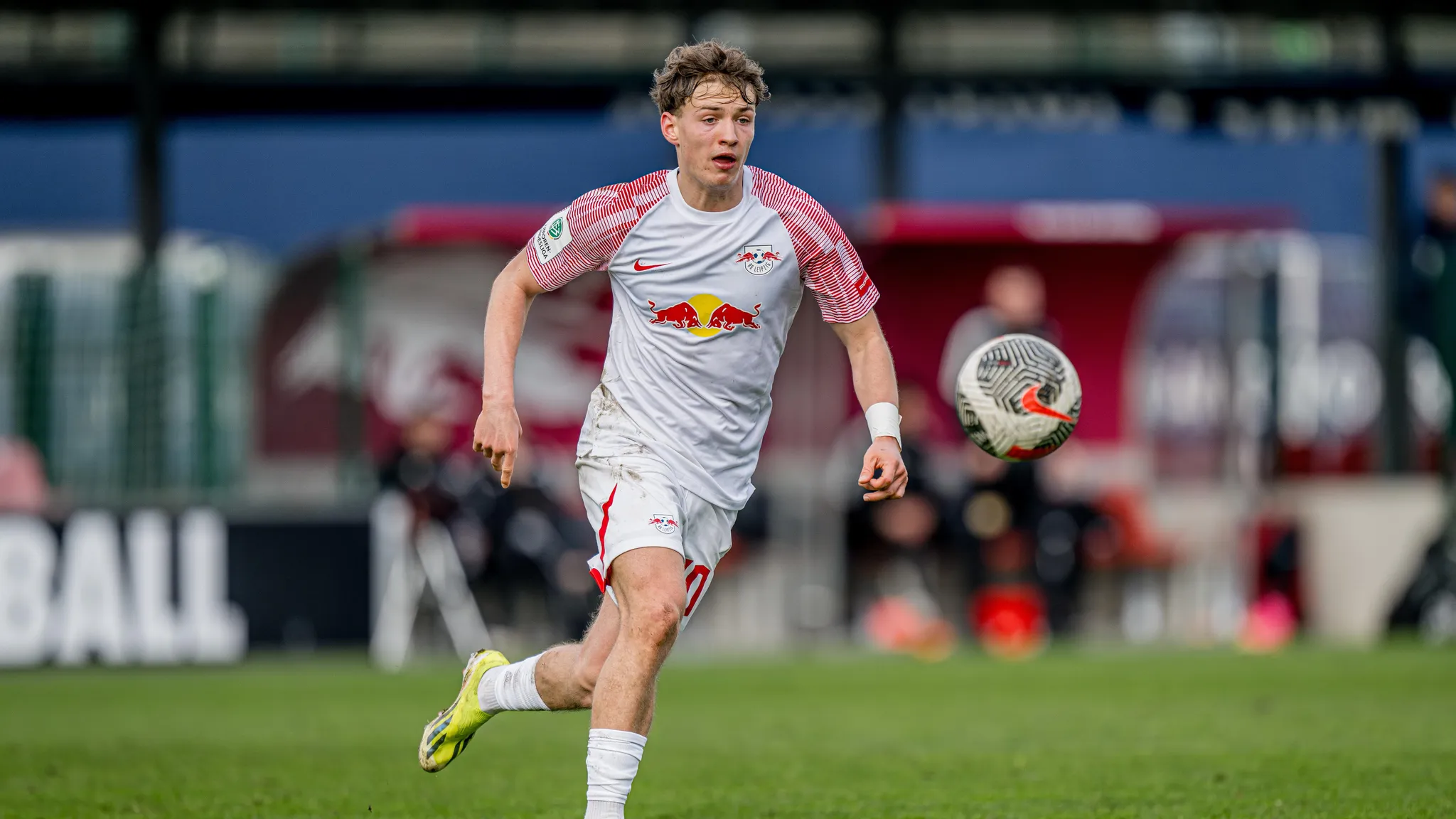 Laurin Schößler aus der U19 von RB Leipzig. 