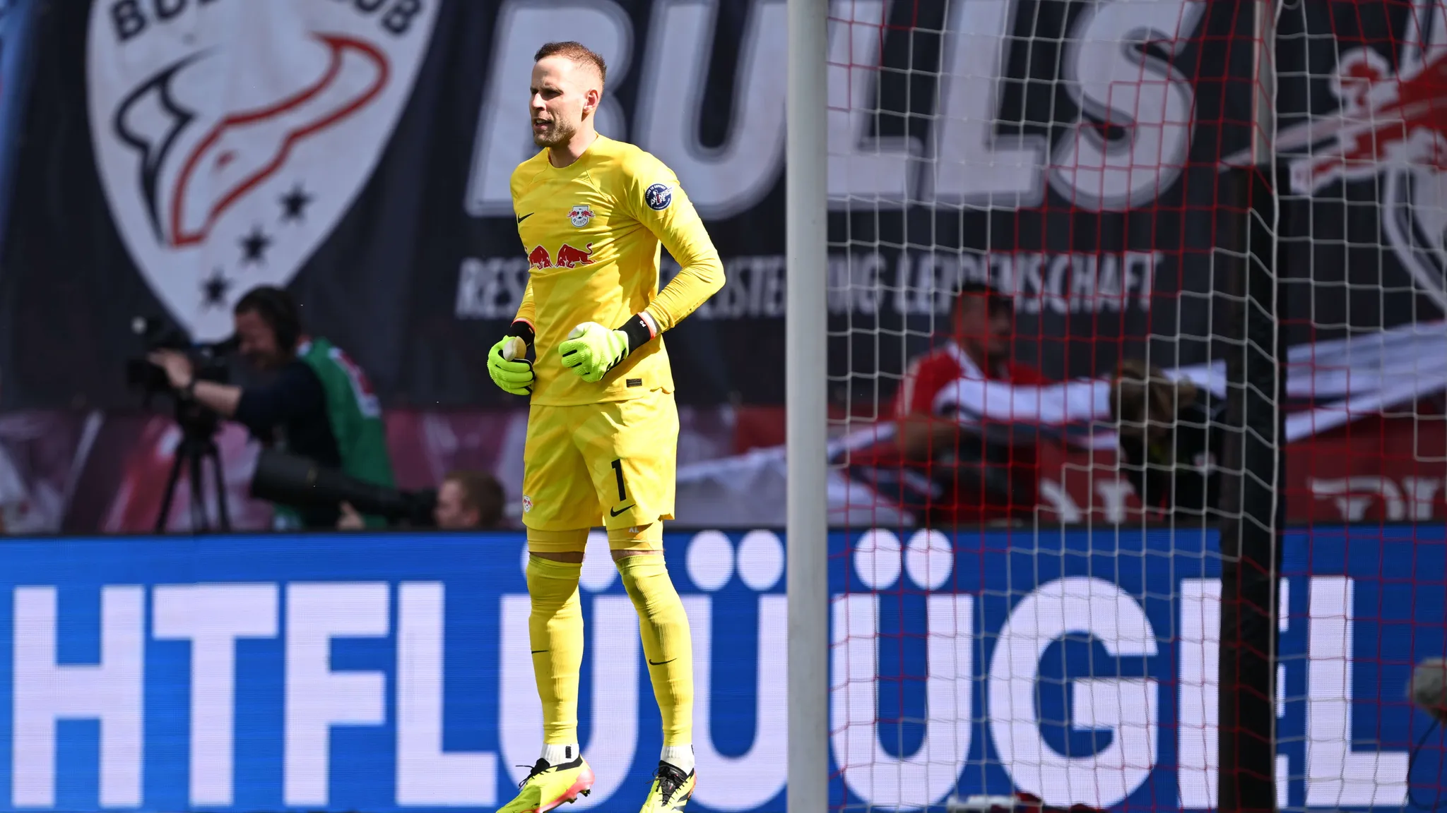 Peter Gulacsi in RBL's goal for the 300th time.