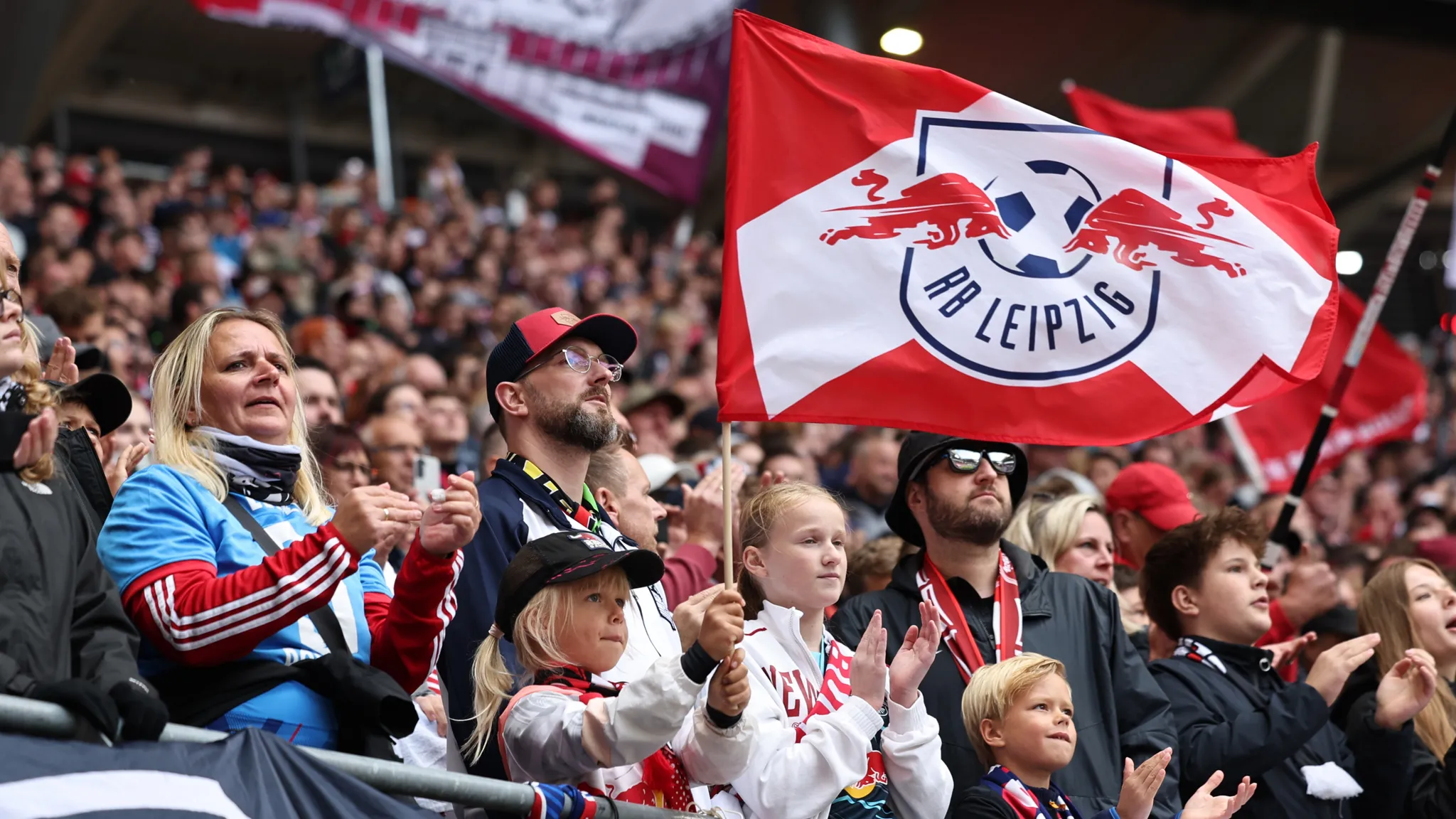 Beste Stimmung schon vor Spielbeginn in der Red Bull Arena.