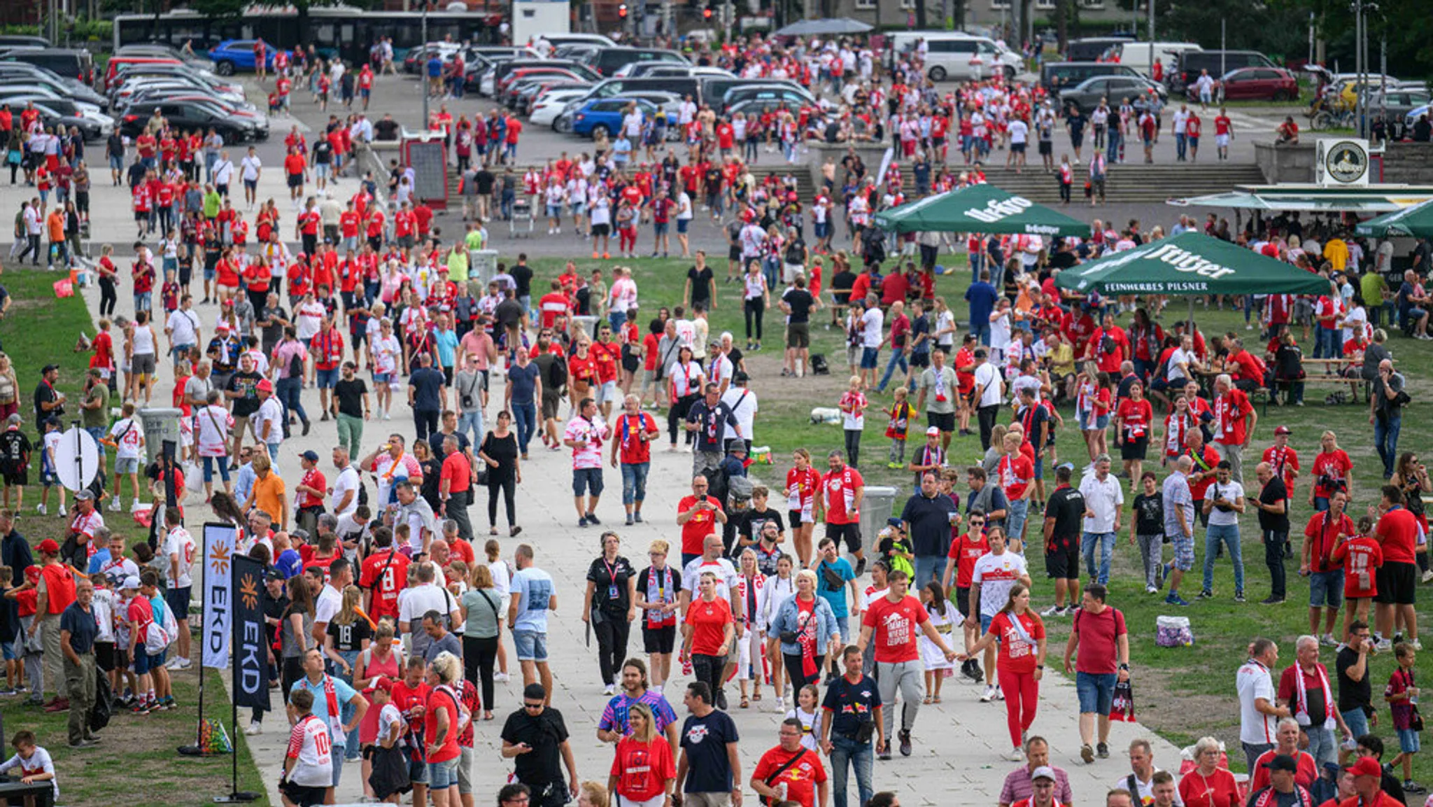 Gemeinsam mit unseren Fans eröffnen wir auf der Festwiese und in der Red Bull Arena die neue Saison.