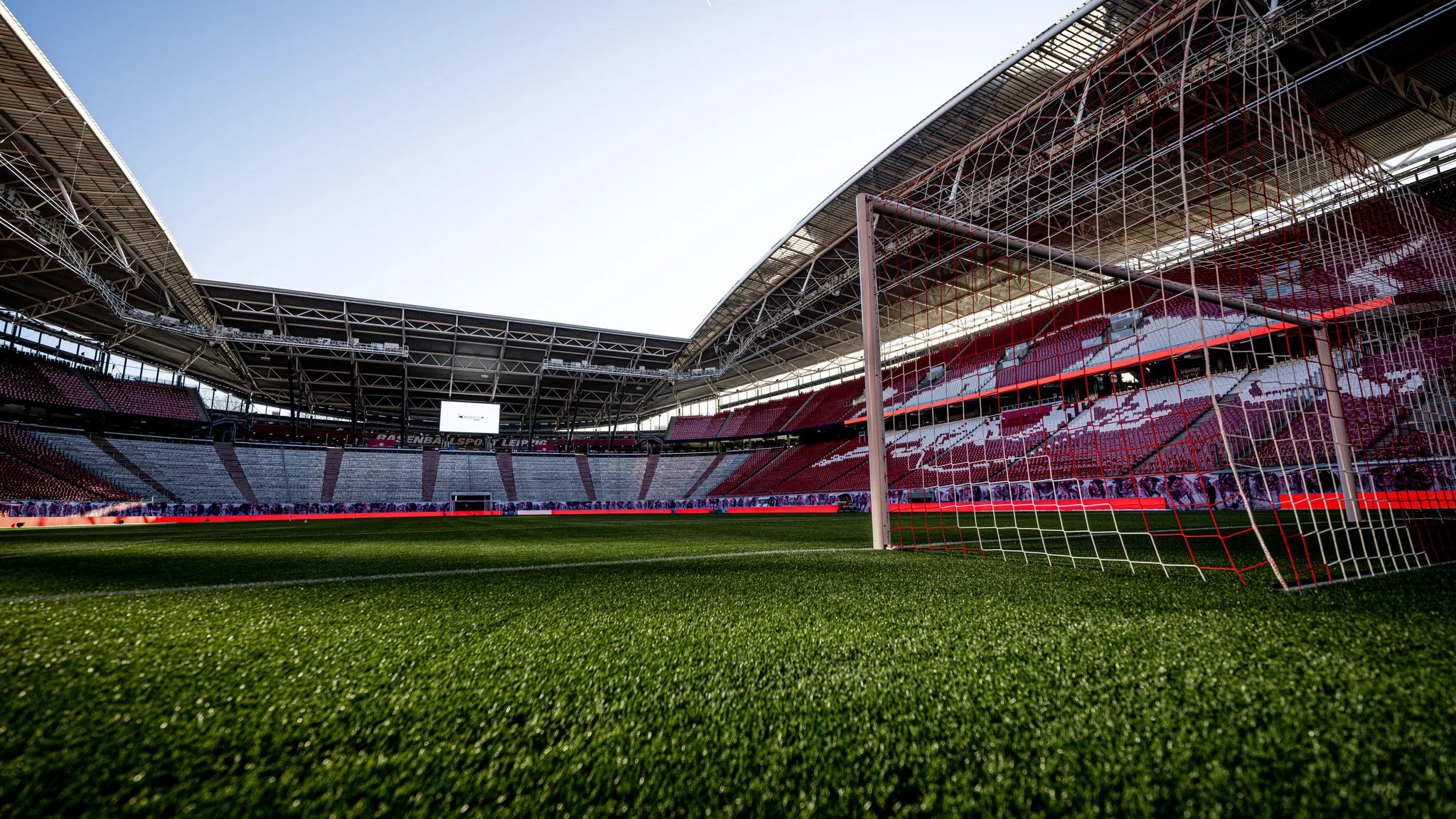 Die Red Bull Arena kurz vor Spielbeginn.