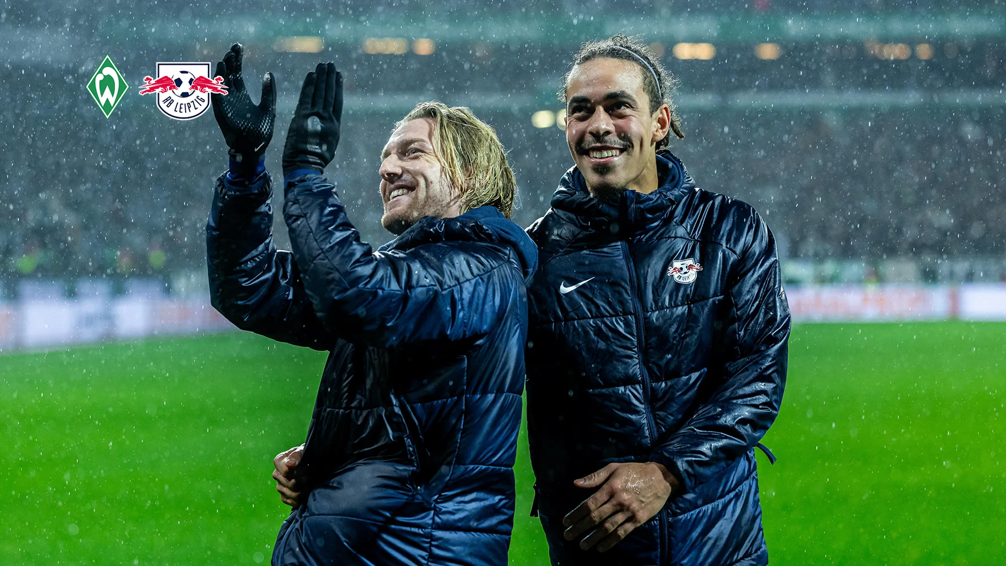 Emil Forsberg und Yussuf Poulsen nach dem Spiel beim SV Werder Bremen.