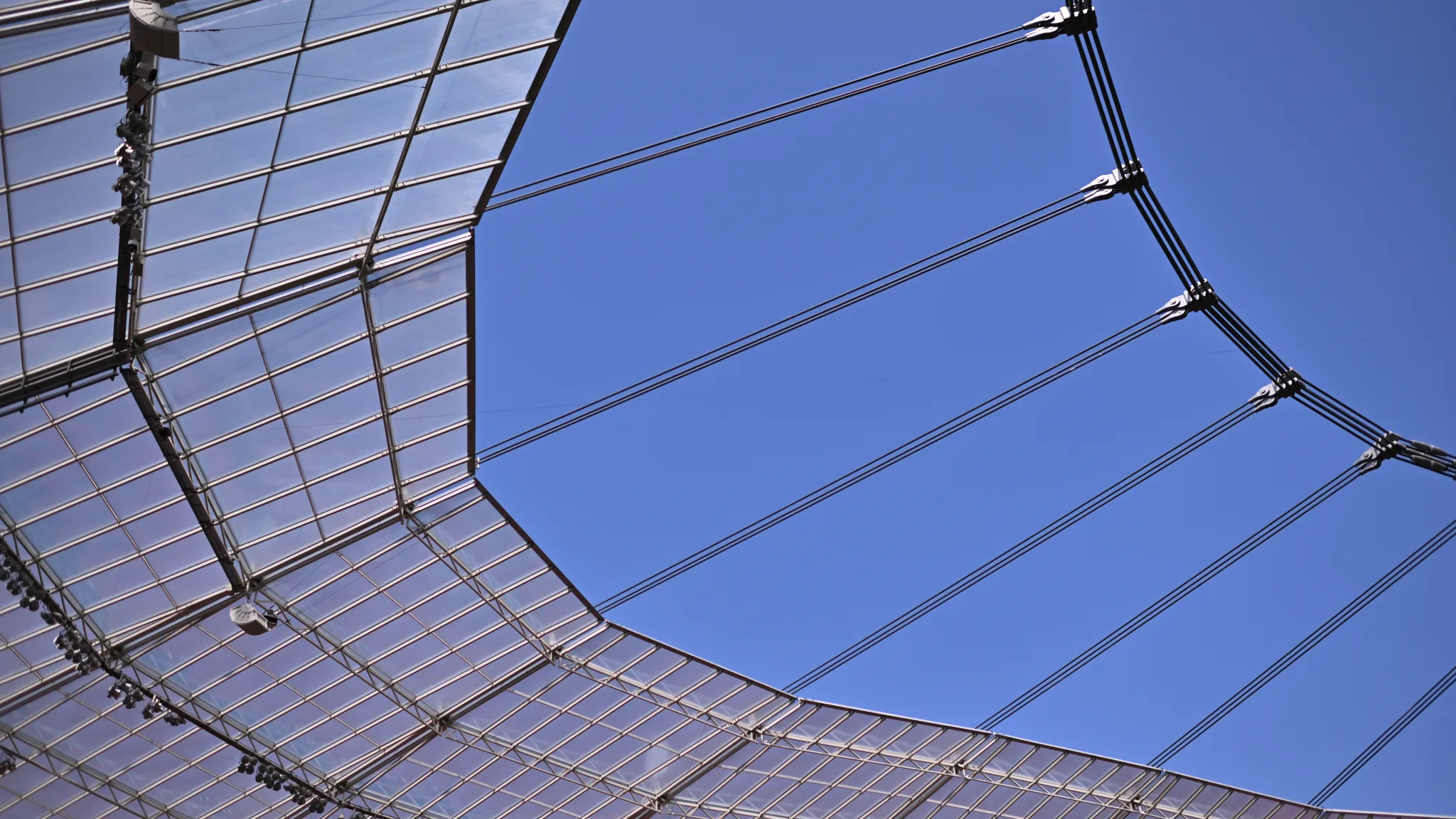 Das Dach der BayArena in Leverkusen